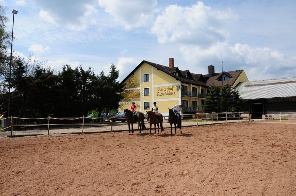 Hotel Reiterhof-Altmuehlsee Gunzenhausen Exterior foto